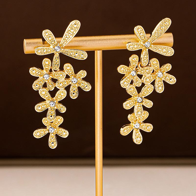 Kadın Takıları İçin Moda Sallantılı Küpeler