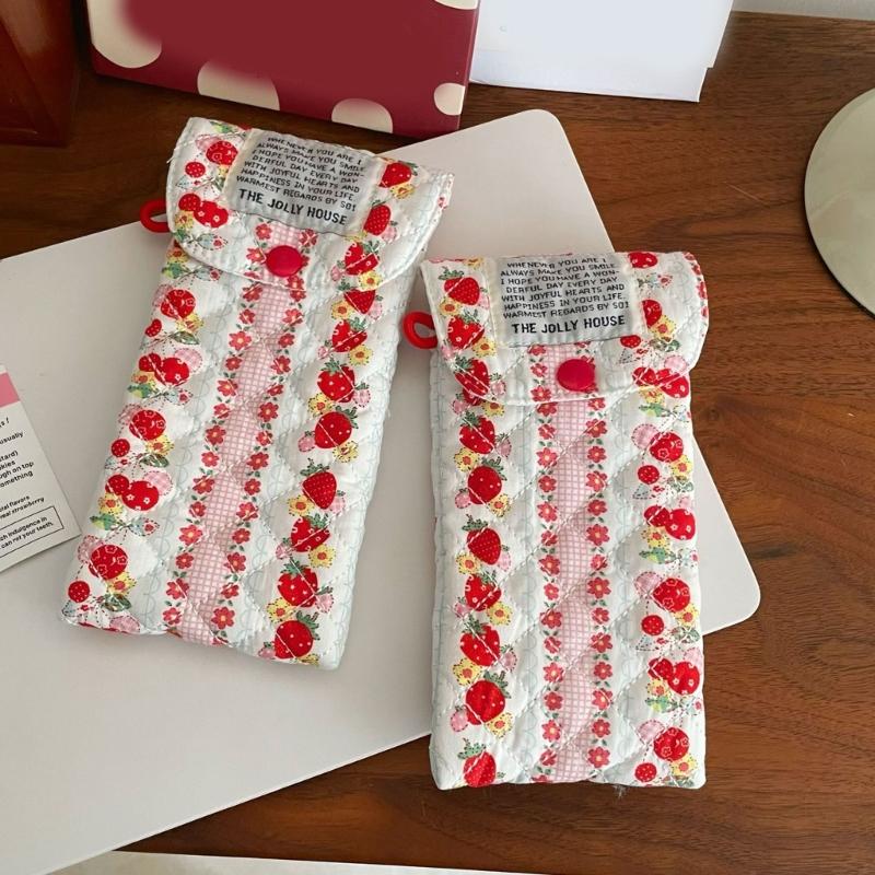 Fashionable Glasses Holder Soft And Wear Resistant Fabric Perfect For Women Seeking Individualized Style