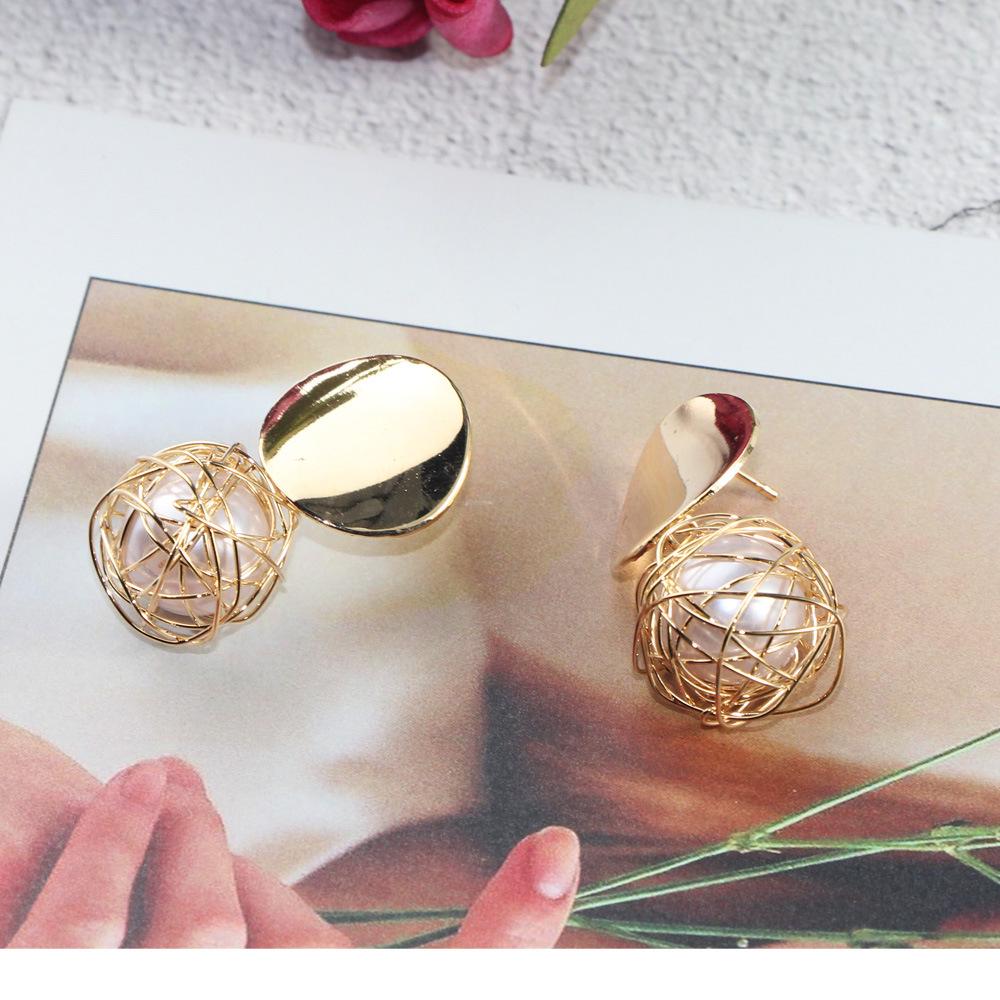 European & American Retro Geometric Pearl Stud Earrings