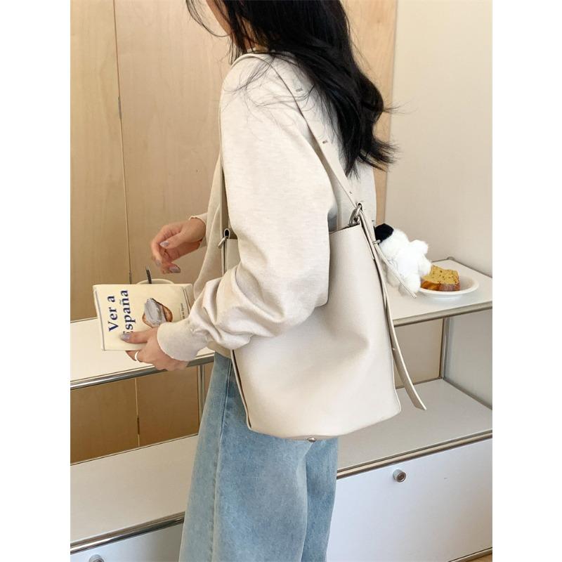 New Shoulder Bag Women's Large-capacity Soft Leather Bucket Bag Women's High-end Sense Simple and Fashionable Portable Cylinder Bag Women