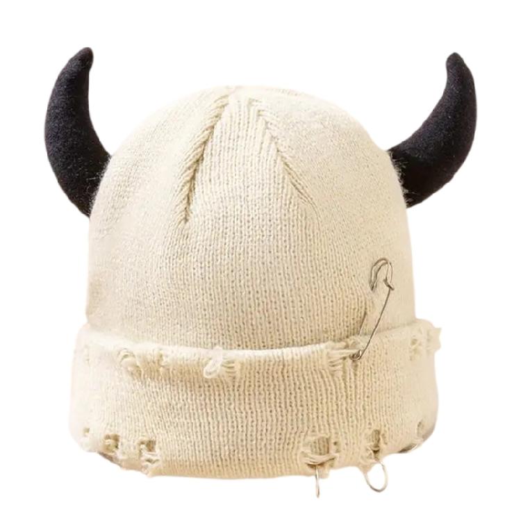 Traditional Fashion Warm Fruit Pom Hat Highlighting Troubled Weave Detailing And Metal Pin Intonation Insulated Cold Rainwear