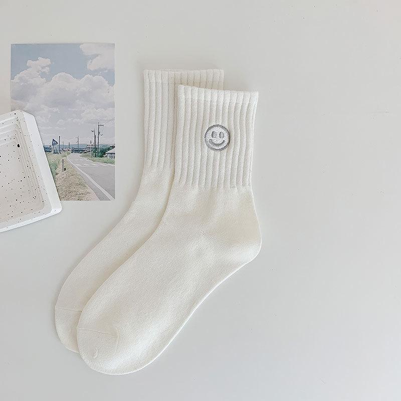 Women's Korean Style Smiley Embroidered Mid-Calf Sports Socks - Odor-Resistant & Sweat-Absorbent