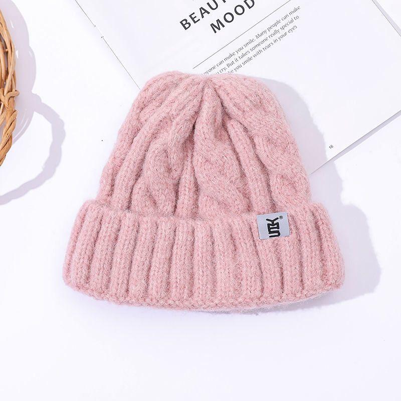 

Новая зимняя вязаная шапка для женщин с меховым помпоном, толстая плюшевая шапка, однотонная женская теплая лыжная зимняя шапка Skullies