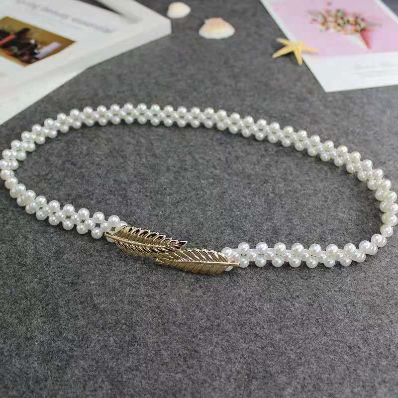A New Fashion Japanese Women's Pearl Waist Chain Dress with An Elastic Waist Belt and A Large Elastic Pearl Waist Chain for Women