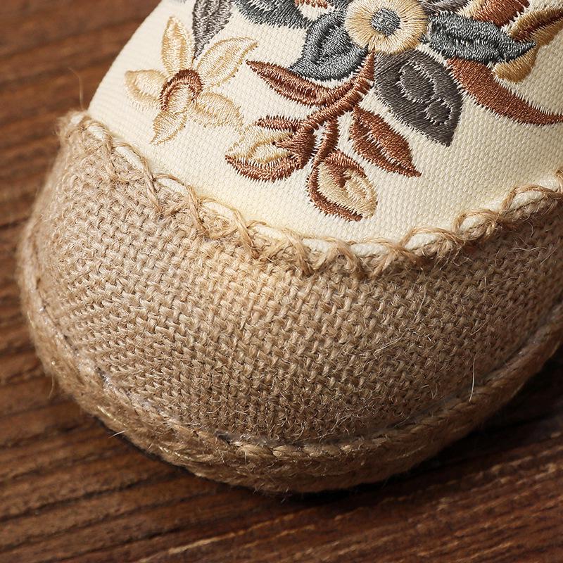 2025 Handmade Women's Old Beijing Embroidered Cloth Shoes with Soft Sole & Hemp Edge, Ethnic Low-Cut Style