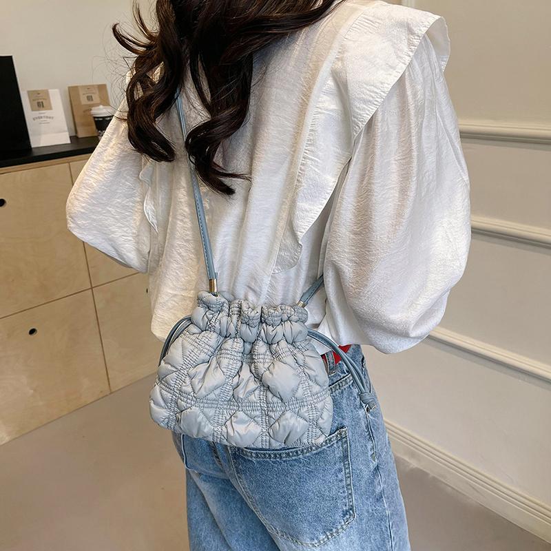 Fashion Korean Ins Pleated Cloud Tote Bag Women Solid Color Casual Simple Bubble Foo Bag Trend Soft Crossbody Bag Handbag