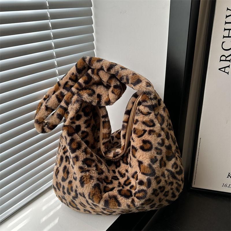

Women s Bag Plush Leopard Love Heart Pattern Underarm Shoulder Bag Autumn Winter Ladies Large Capacity Shopper Tote Handbags