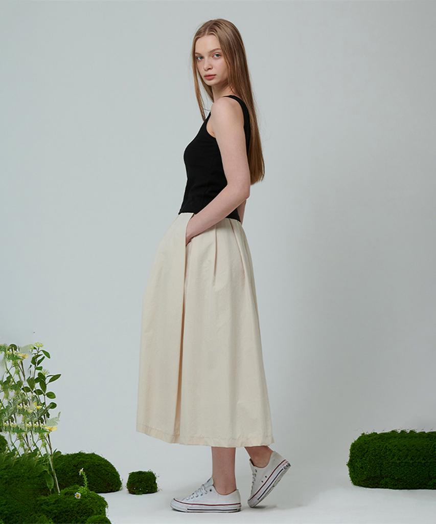 Pin Black Pintuck Flare Volume Skirt Beige