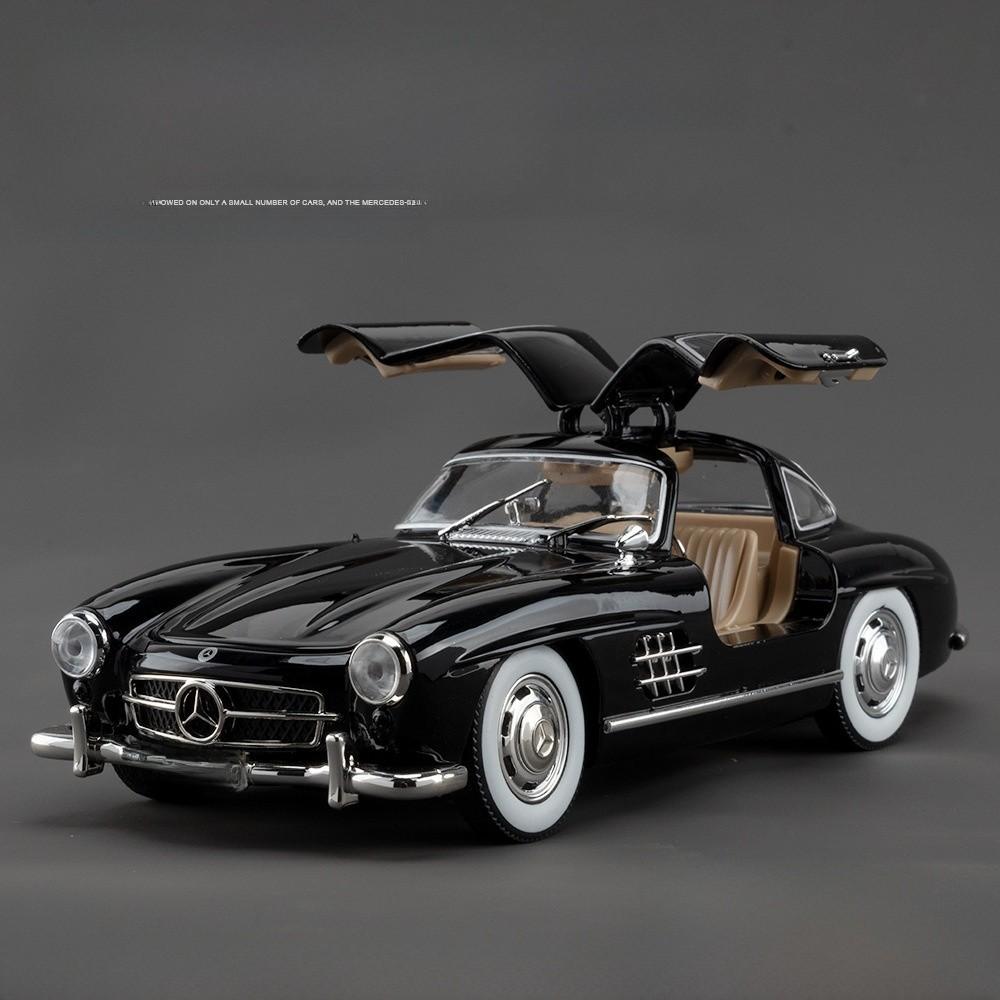 

Игрушечная машинка Mercedes Benz из сплава с открывающимися дверями и звуком, дизайн для подарка чёрный