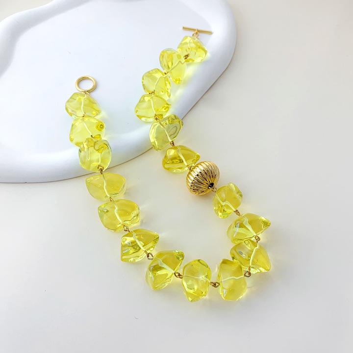 Vintage Chinese-Style Irregular Resin Beaded Necklace with Blue High-Transparency and Colorful Design