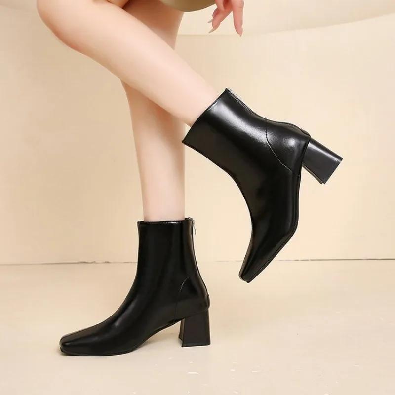 

Короткие сапоги из лакированной кожи, женские, новые, на все времена, британская мода, мягкие, удобные сапоги, повседневная обувь для прогулок на открытом воздухе 35