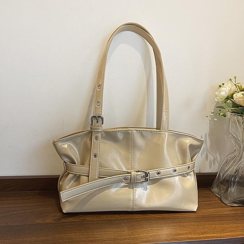 Large-capacity retro bag women's autumn and winter versatile 2025 new casual shoulder messenger bag commuter tote bag