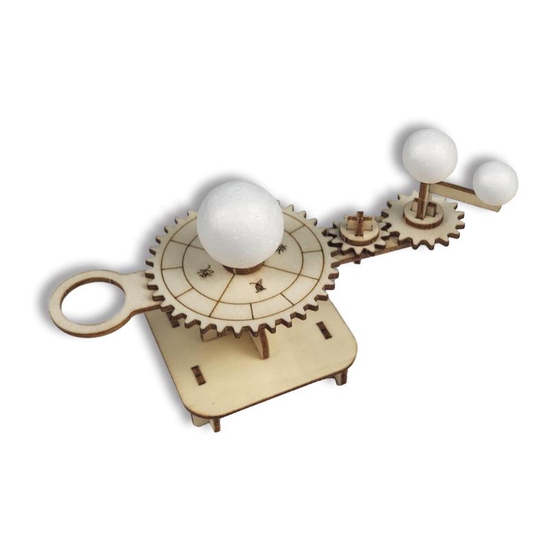 Hand-Cranked Three-Sphere Astronomy Model Toy for Students