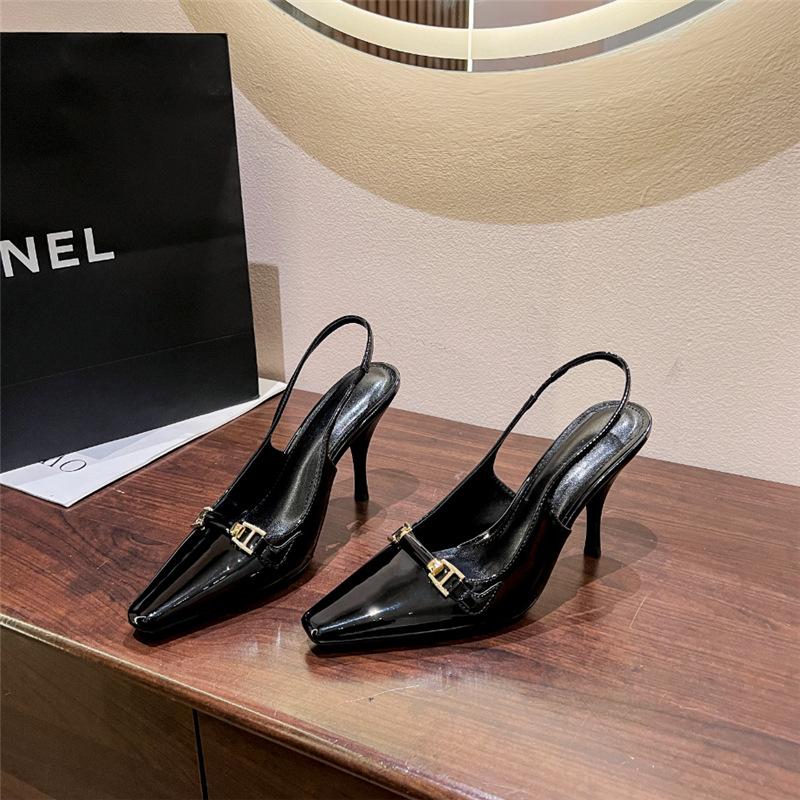 Sapatos de salto alto preto femininos 2025 outono e verão couro envernizado bico quadrado salto fino profissional sexy nicho francês sapatos únicos salto grosso