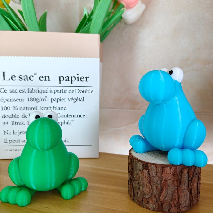 3D Printed Frog Decoration Ornament, Cute and Playful Plastic Animal Decoration, Suitable for Home, Office, Courtyard, Terrace