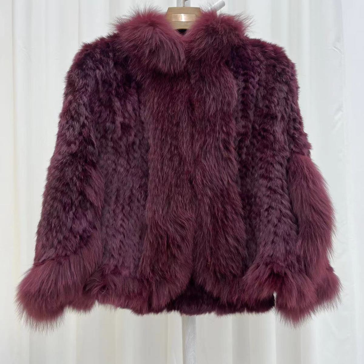 

Пальто из плетеного меха настоящего кролика для женщин, короткий стиль, молодежное пальто, лисий мех, рукав «летучая мышь», шаль one size бордовый