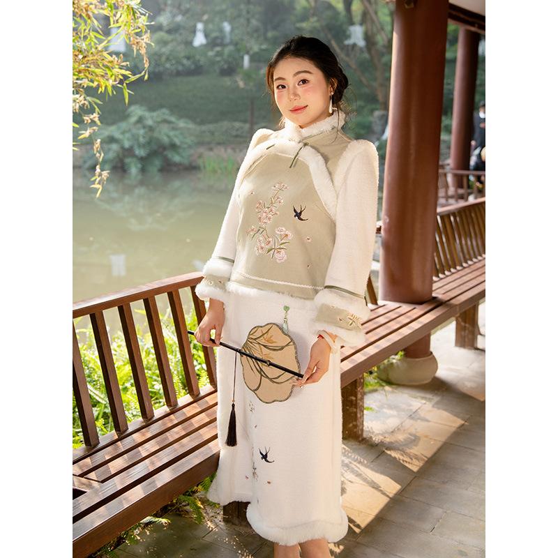 8 fat MM women's autumn and winter new new Chinese embroidery versatile and thin literary and retro large size set