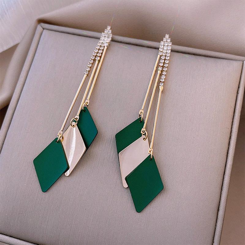 Elegant Geometric Tassel Earrings with Diamond Accents - Versatile and Stylish Rhombus Studs.