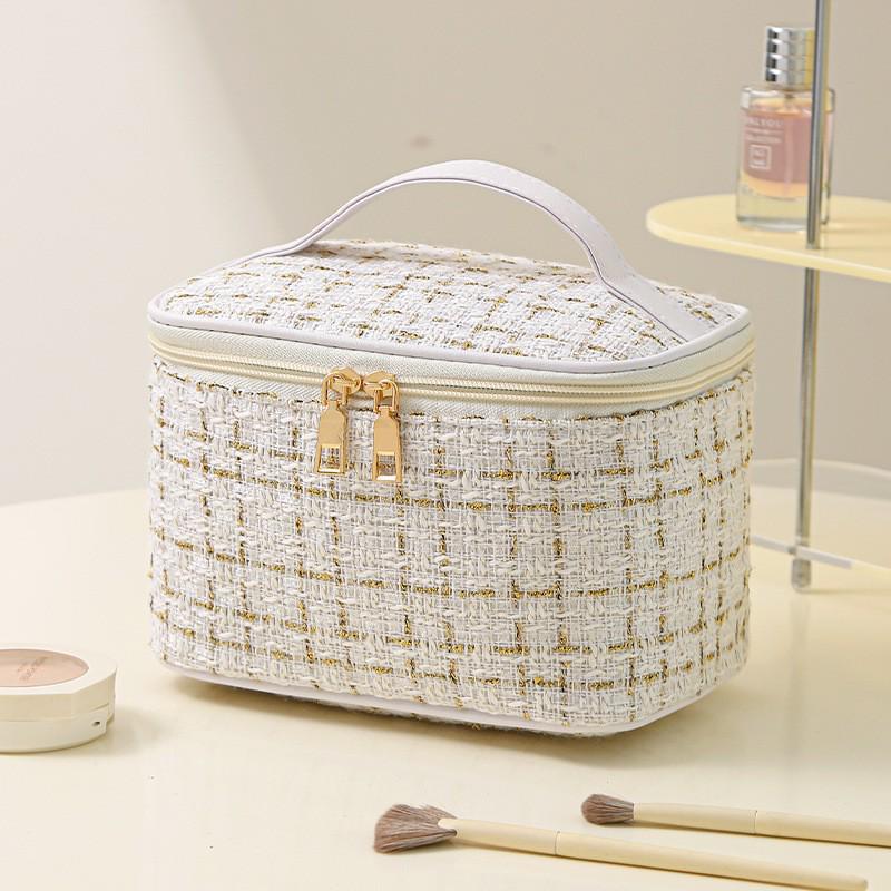 Korean Style Large Capacity Plaid Makeup Bag - Portable Handheld Toiletry Storage for Travel