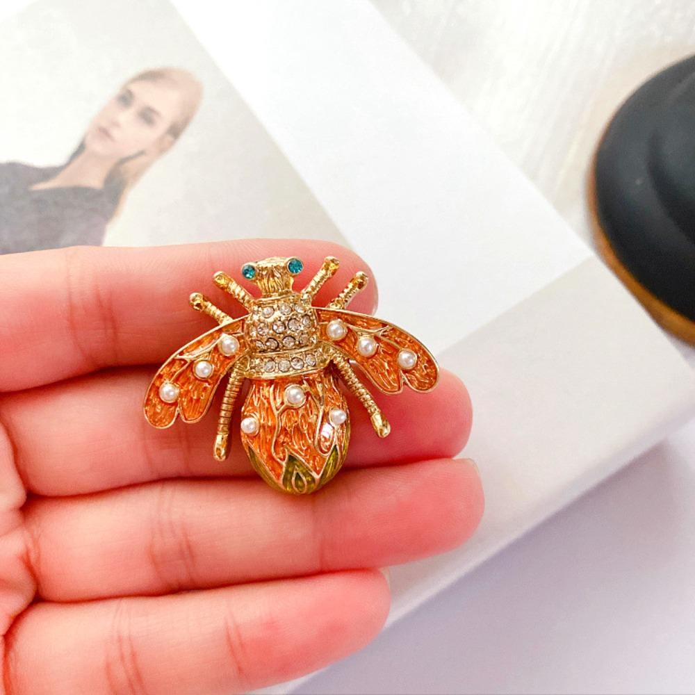 

Oil Vintage Insect Bee Pearls Middle Ages Korean Style Badge Clothes Accessories Women Brooch