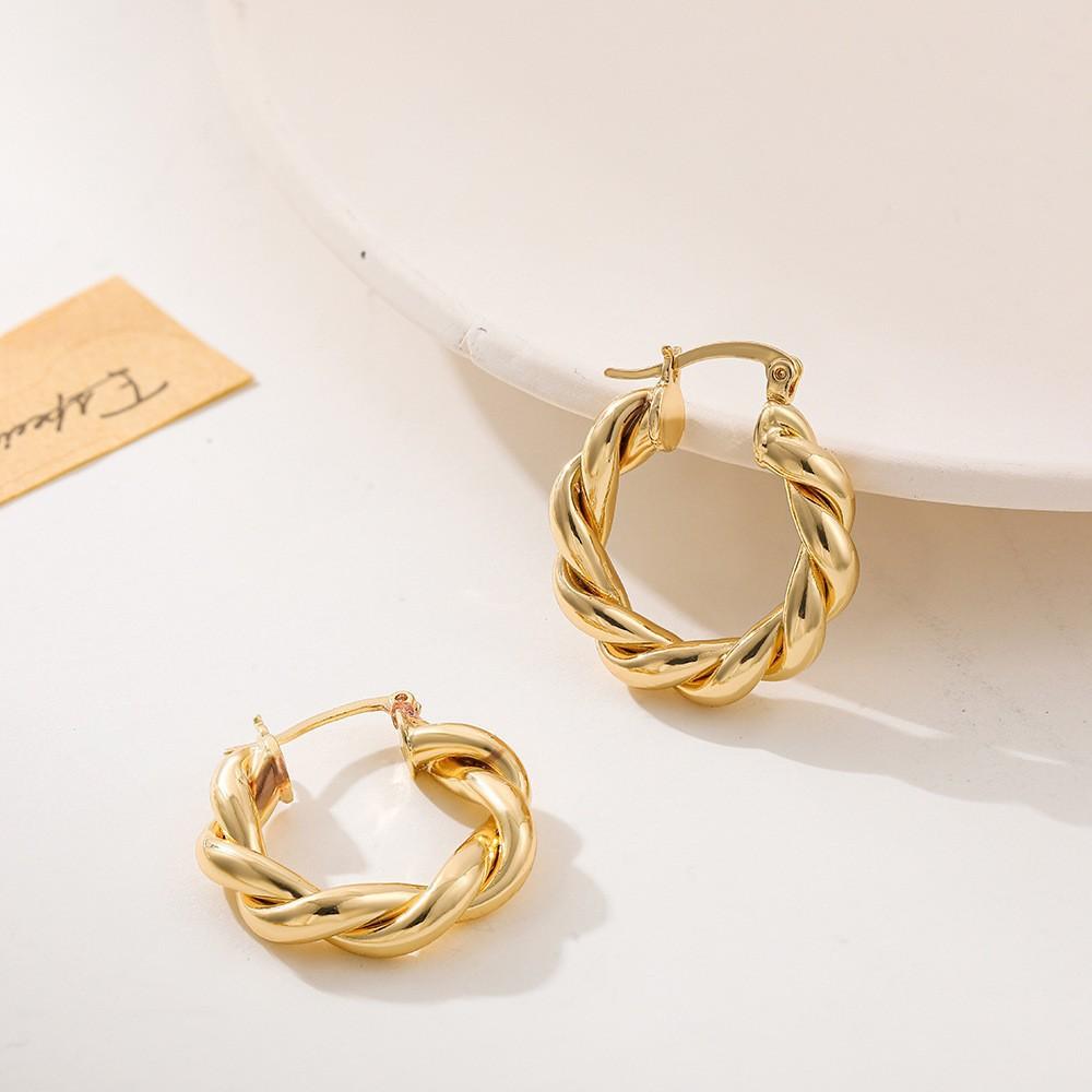 Twist Earrings Temperament High-end Sense Atmospheric Circle Ear Buckle Earrings for Women