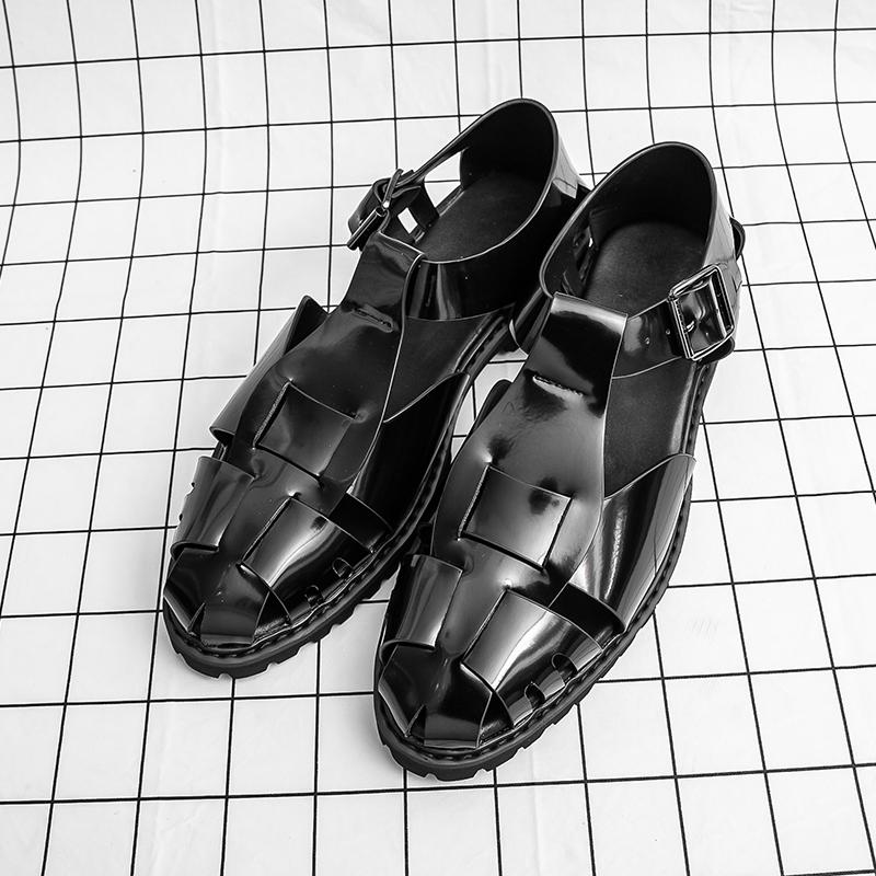 Fashion Summer Men Fashionable Beach Sandals Black White Outdoor Casual Comfortable Driving Trip High-end Sandals Size 38-46 Men Sandals