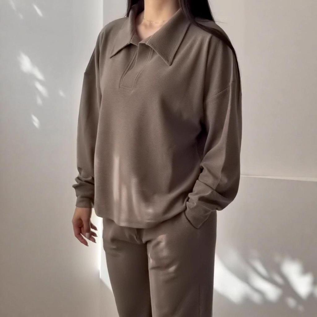 2025 Autumn Women's Sporty Casual Two-Piece Set: Lapel Long-Sleeve Top & Loose Pants