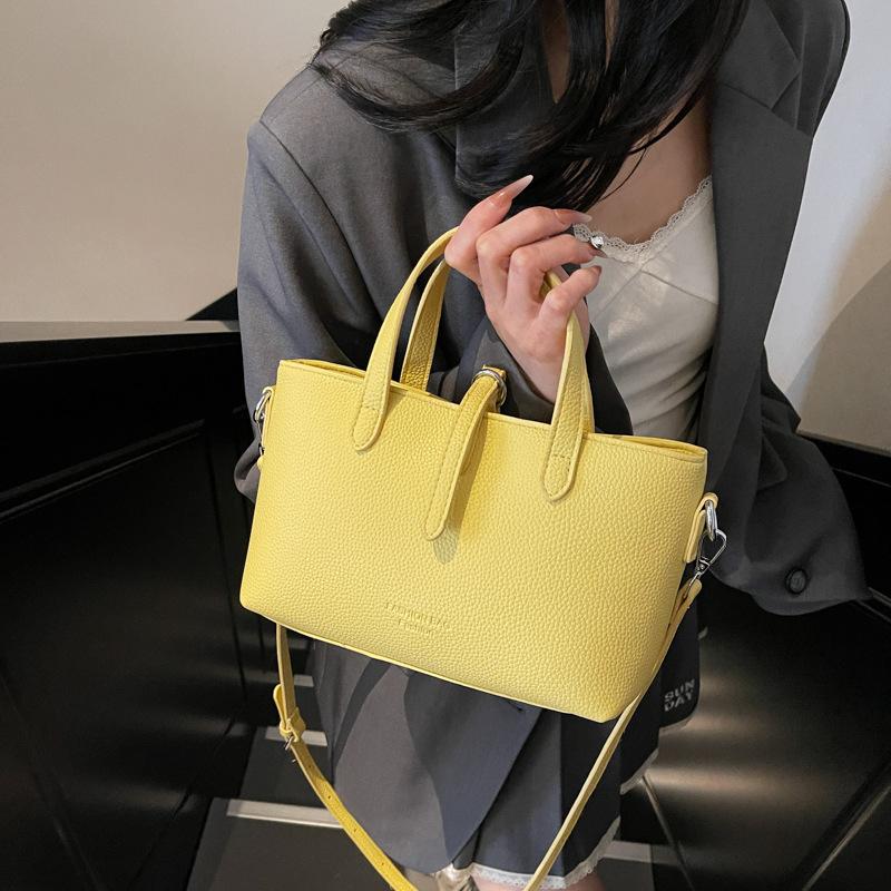 Large Capacity Handbag Women's New Commuter Shoulder Messenger Bag