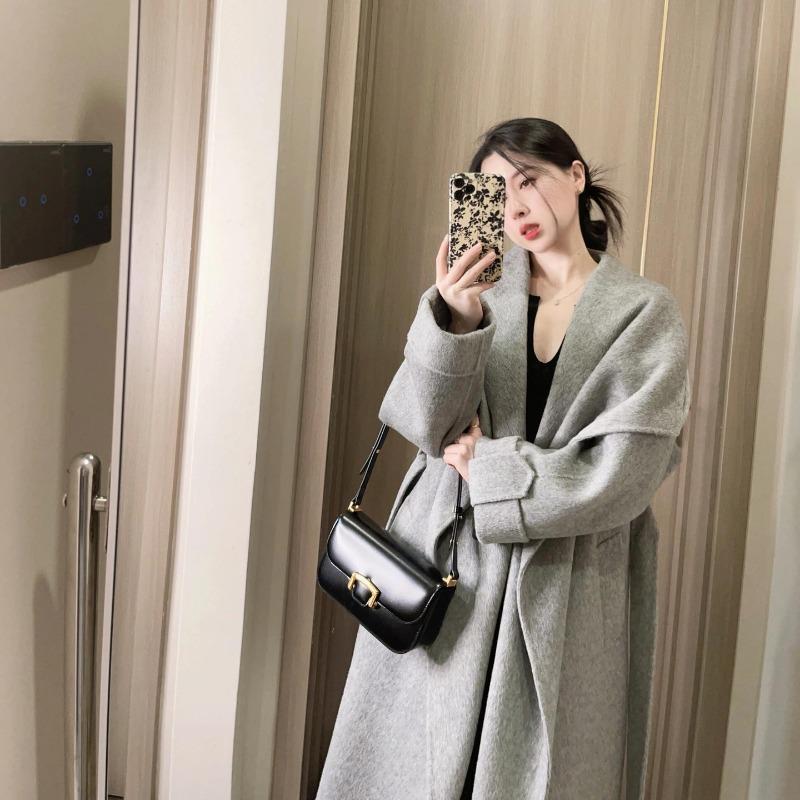 Temperament black V-neck knitted dress, high-end sense, super good-looking bottom skirt, skirt with coat in winter