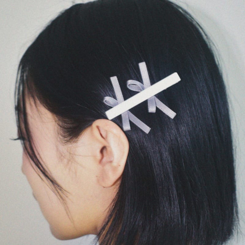 usite AMONG RIBBON HAIR PIN (WHITE)