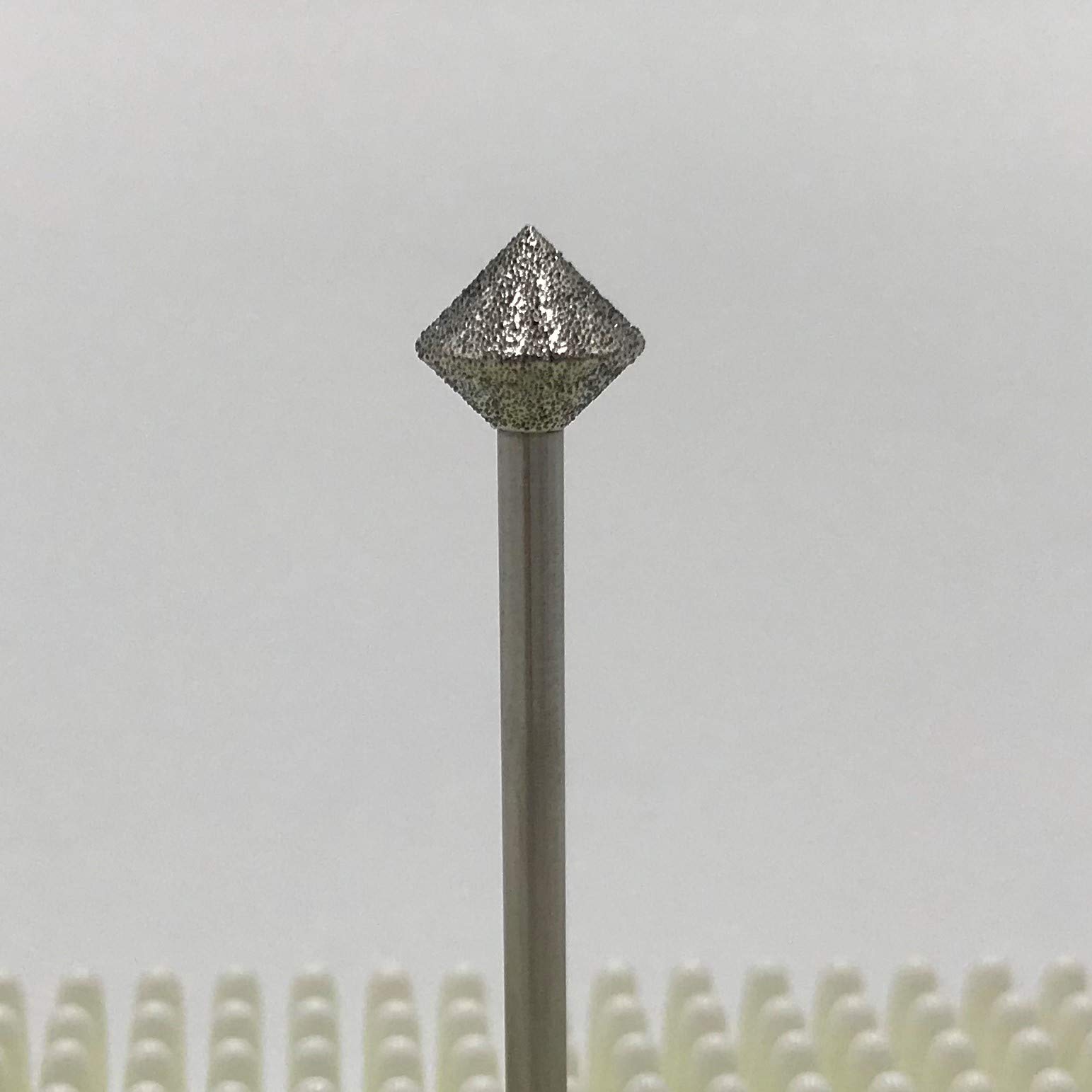 

Argofile Electroplated Diamond High Diameter x Shaft Diameter Bit, Grade, 8.2mm 7.4mm (Abacus) DHP2042#120, 2.35mm