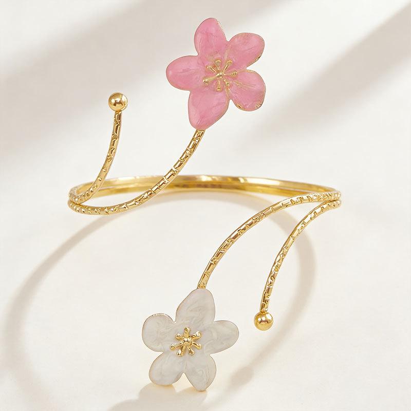 European and American Personalized Retro Women's Armband with Small Pink, White, and Green Flower Design