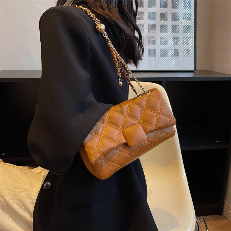 Rhombus Embroidery Thread Small Bag Women's 2024 Spring New Popular Versatile Chain Messenger Bag Internet Celebrity Explosion Small Square Bag