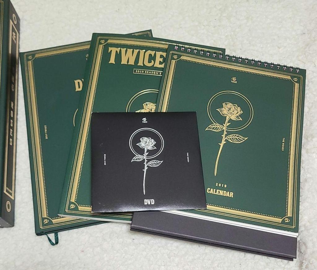 [USED] TWICE 2019 Sea Green Trading Cards