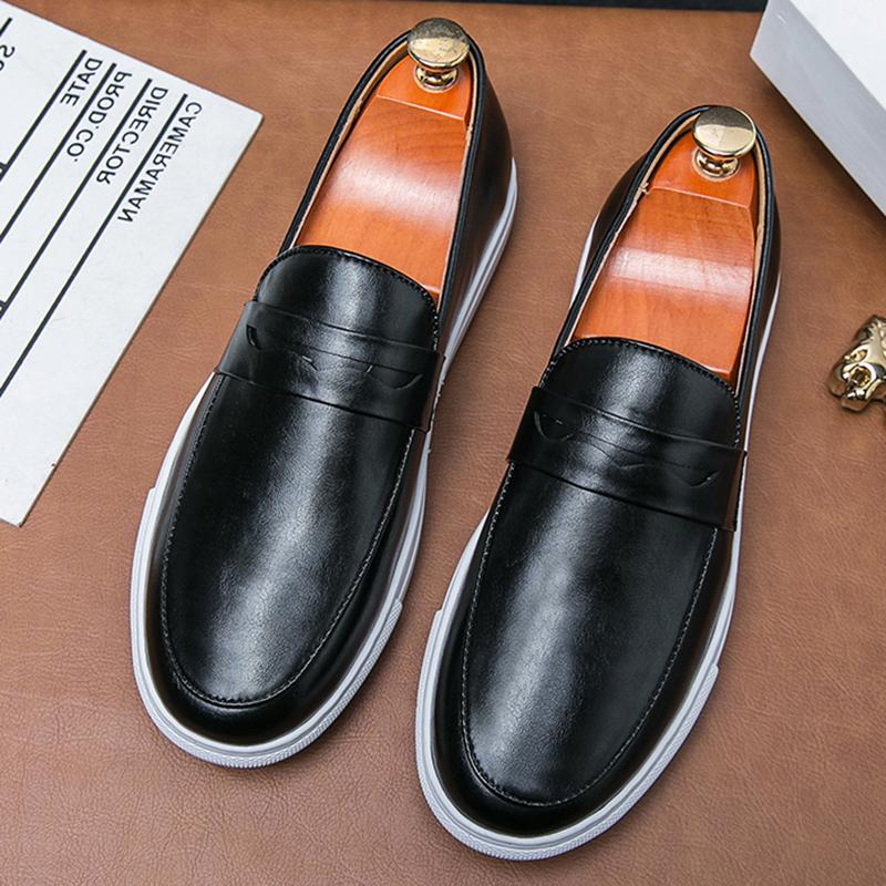 Fashion New Trend Men's Black Brown Patent Leather Casual Shoes Male Walking Loafers Sneakers Tenis Masculino Zapatos Hombre
