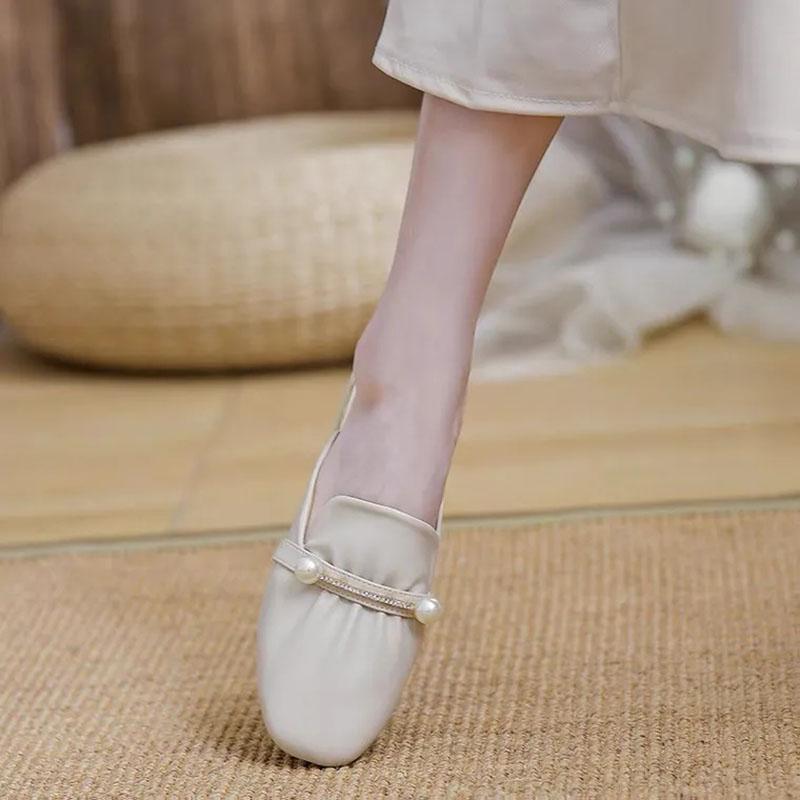 WTEMPO Women's Spring and Summer Square Toe Slippers Thick Low Heel Wrapped Toe Pearl Beige Rhinestone Pleated Soft Sole Soft Leather Slip-on Sandals