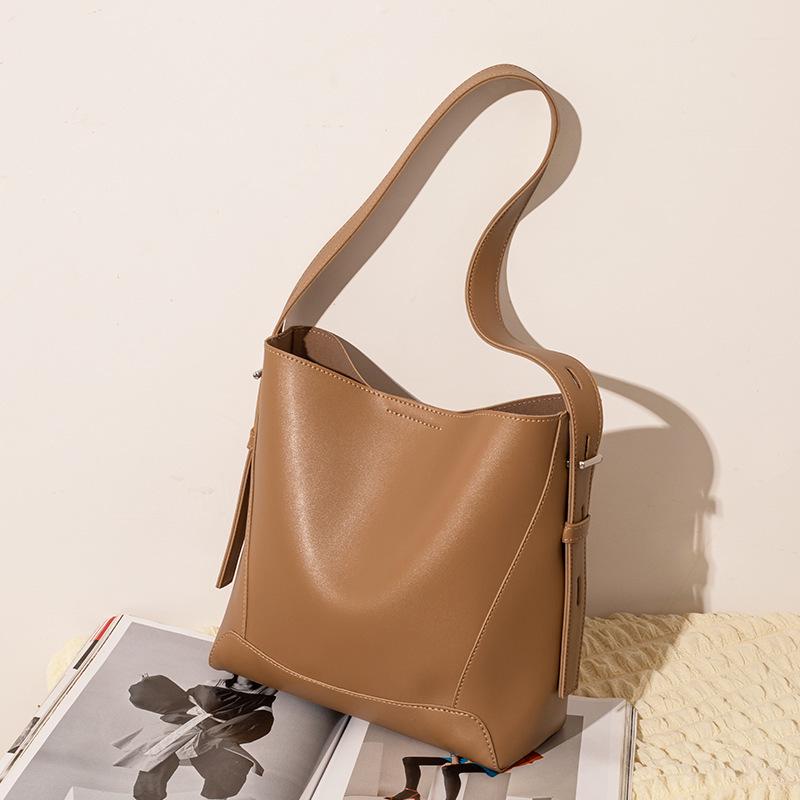 High-End Women's Large Capacity PU Shoulder Tote Bag - Simple and Versatile for Autumn and Winter