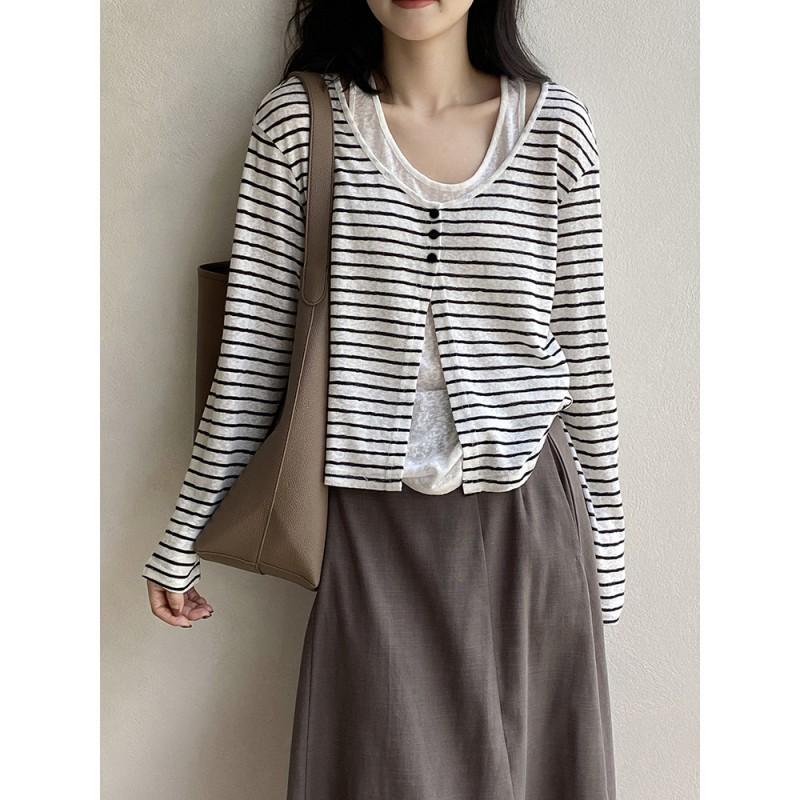 Womens V-Neck Striped Knit Top Fake Two-Piece Long Sleeve Loose Fit T-Shirt Korean Style Fall Casual