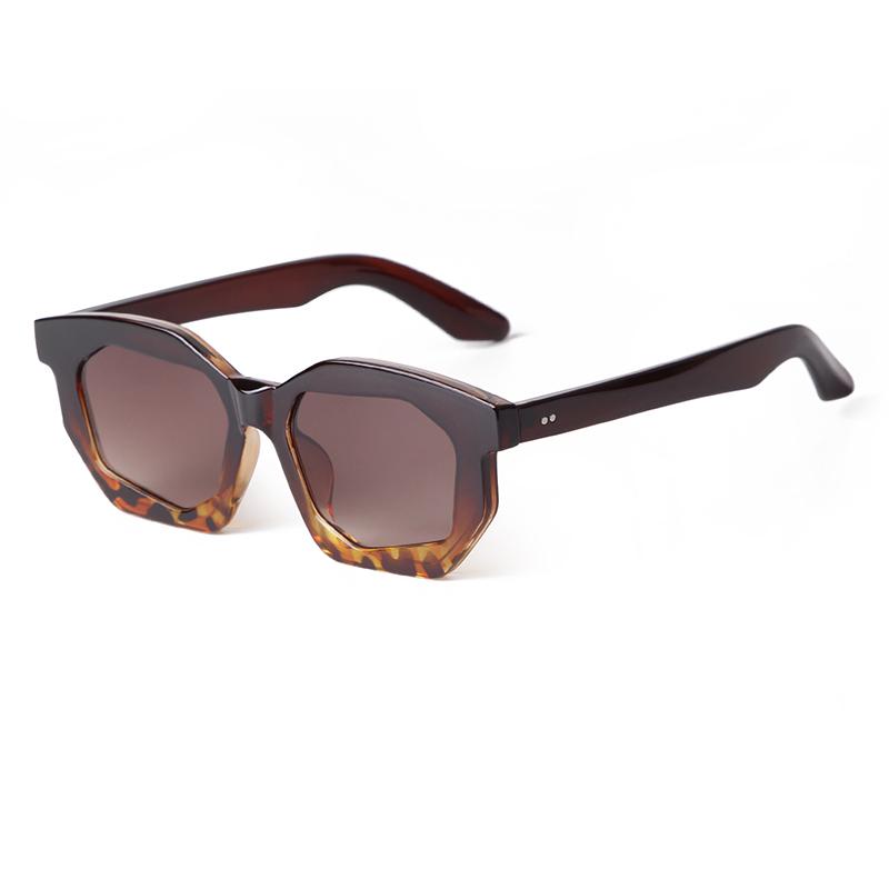 

LAURINNY Vintage Rivet Green Square Sun Glasses Women Men Designer Trend Sun Glasses Eyeglasses Female UV400 Gafas De Sol as pictures