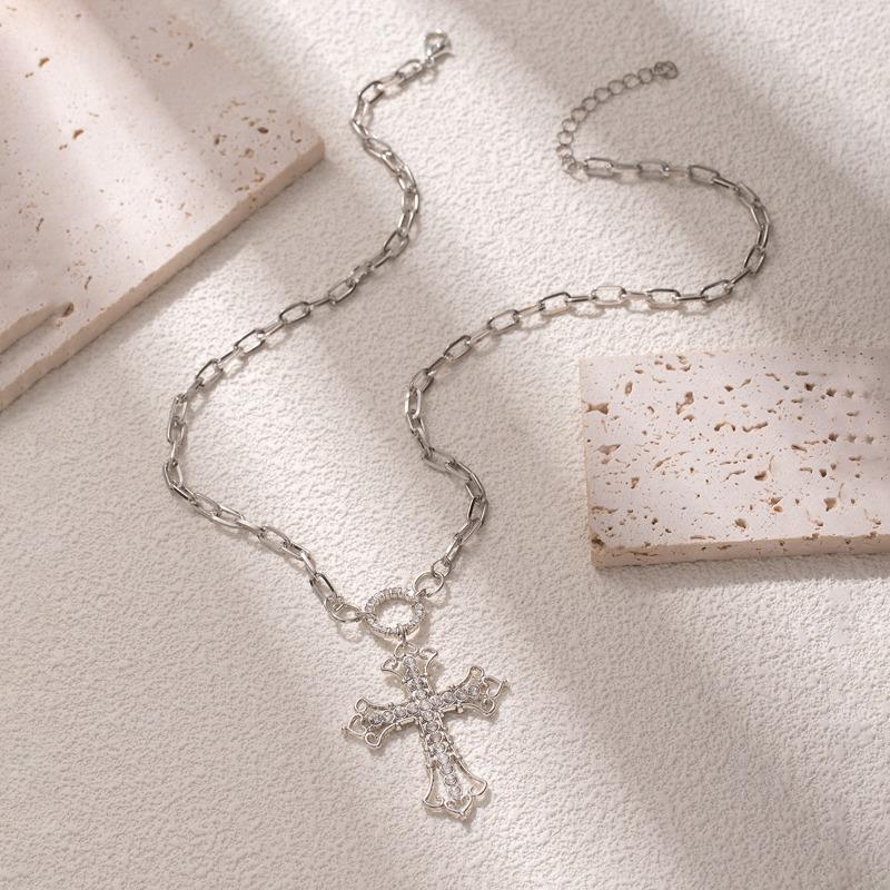 Hollow Cross Necklace Retro Fashion Light Luxury Niche Diamond Accessories Temperament Versatile Collarbone Chain