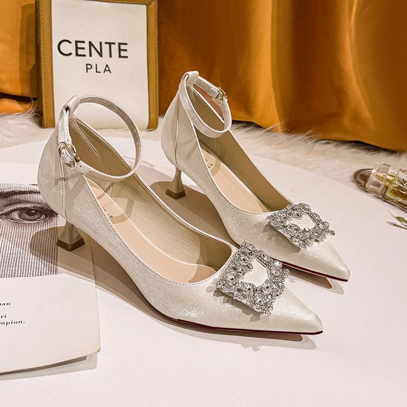 Red wedding shoes one word with pointed high heels stiletto 2025 new French medium heel single shoes white bridesmaid shoes