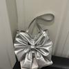 Niche fashion foreign shoulder bag 2025 summer new Korean version girl bow commuter tote bag