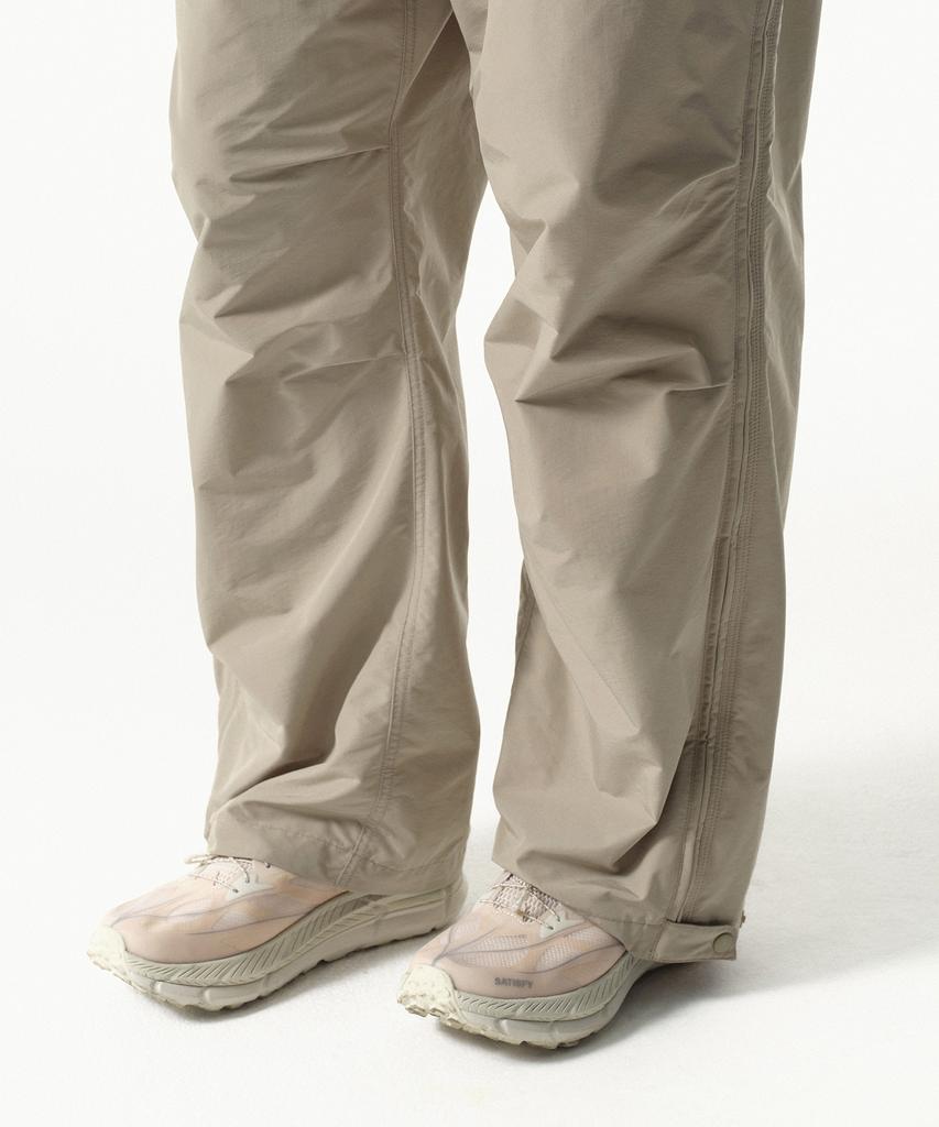 MUSINSA STANDARD [City Leisure] Np Side Zipper Parachute Pants [Leaf Beige]