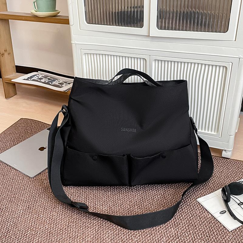 

Lightweight waterproof large-capacity women s bag sports fitness shoulder bag functional men s leisure travel dry and wet separation messenger bag чорний