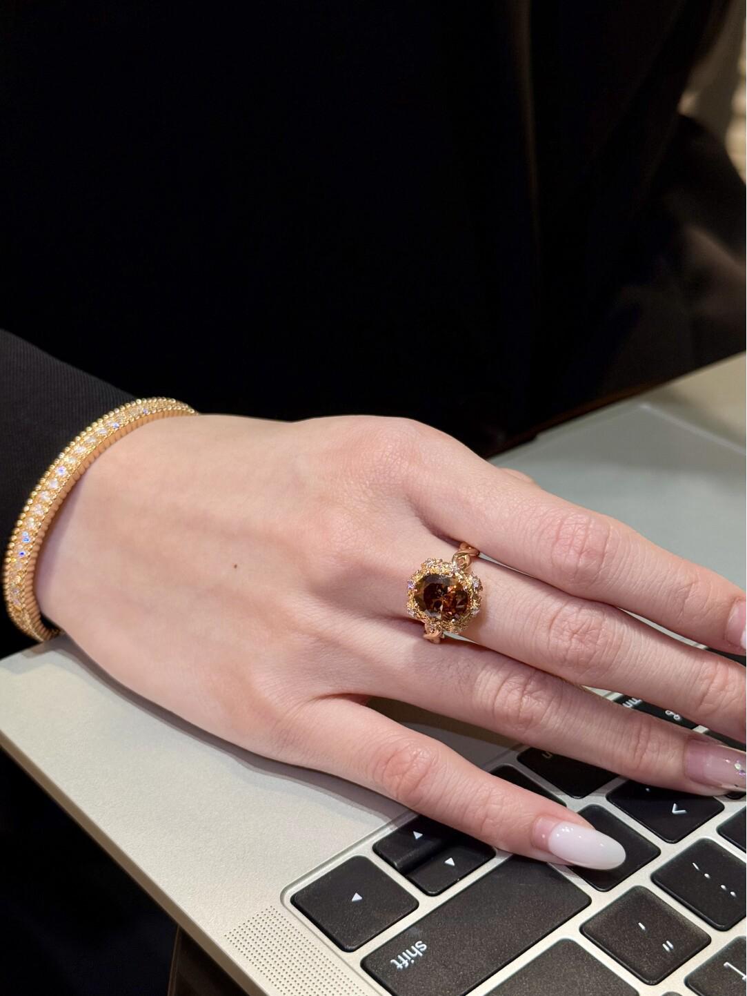 

Misty Rain Brilliant Flower Pattern Pigeon Egg Ring - Luxurious Index Finger Accessory Adjustable Open