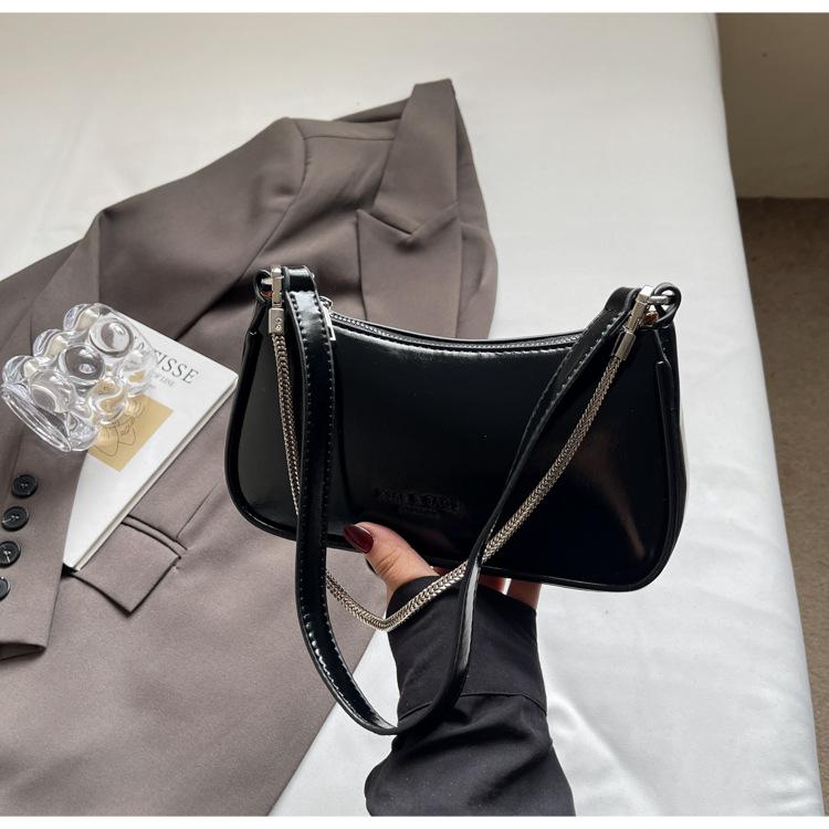 Niche design underarm bag hand carry small bag women's 2025 tide high-end chain bag shoulder messenger bag