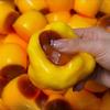 Karamelový pudink Křupavý mačkací míček Mačkací hračka Kukuřičný míček Kulatý blok Plněný ASMR Hračka proti stresu pro dospělé