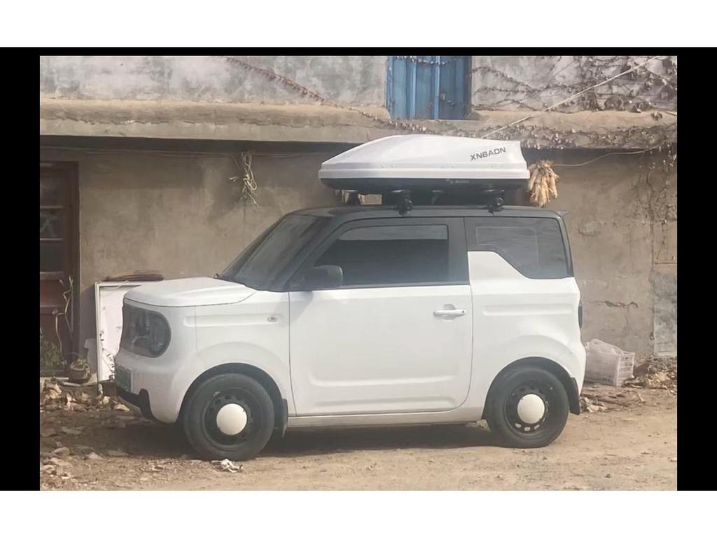 Lockable, No-Drill Roof Rack Crossbar for All Cars, SUVs, and Sedans