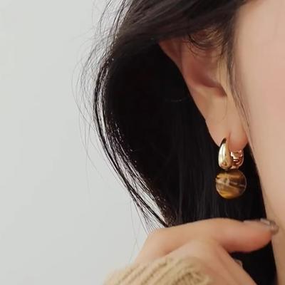 Maillard Style Retro Tiger's Eye Stone Ear Buckle Niche Design High-end Temperament Commuting Versatile Autumn and Winter Earrings Earrings
