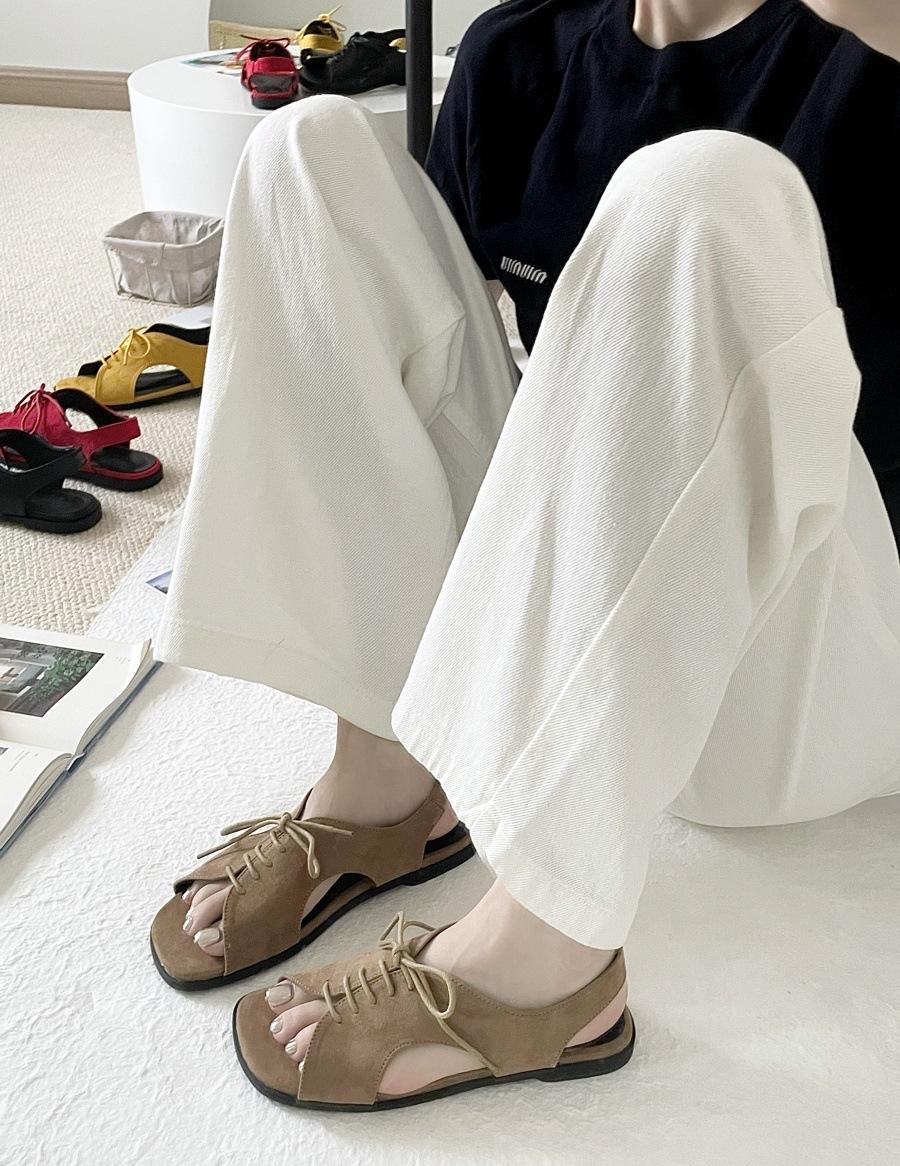 

Foreign trade flat-bottomed foot sandals women s summer 2025 new large-size square-heeled simple Roman sandals 39 коричневый
